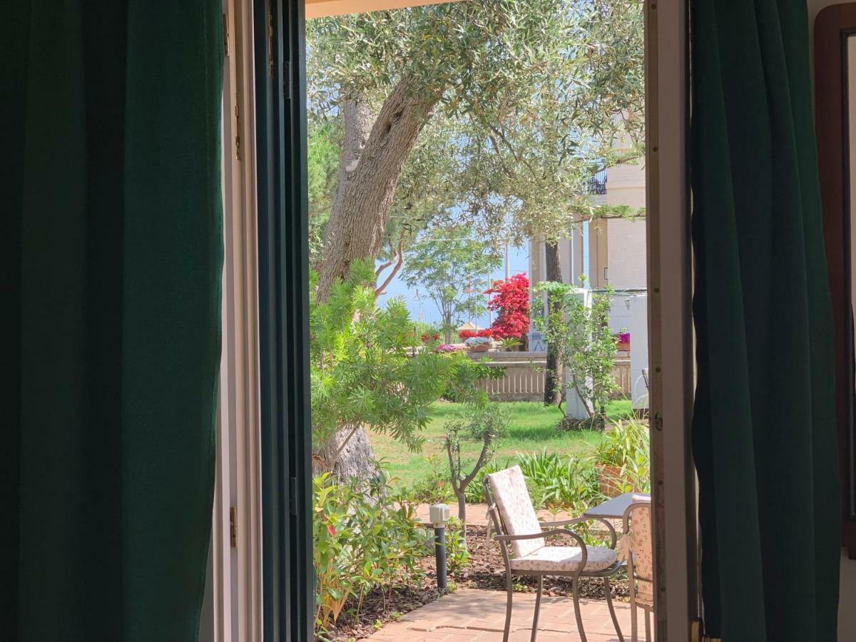 Villino Eleonora Bed and Breakfast Parghelia Eksteriør billede